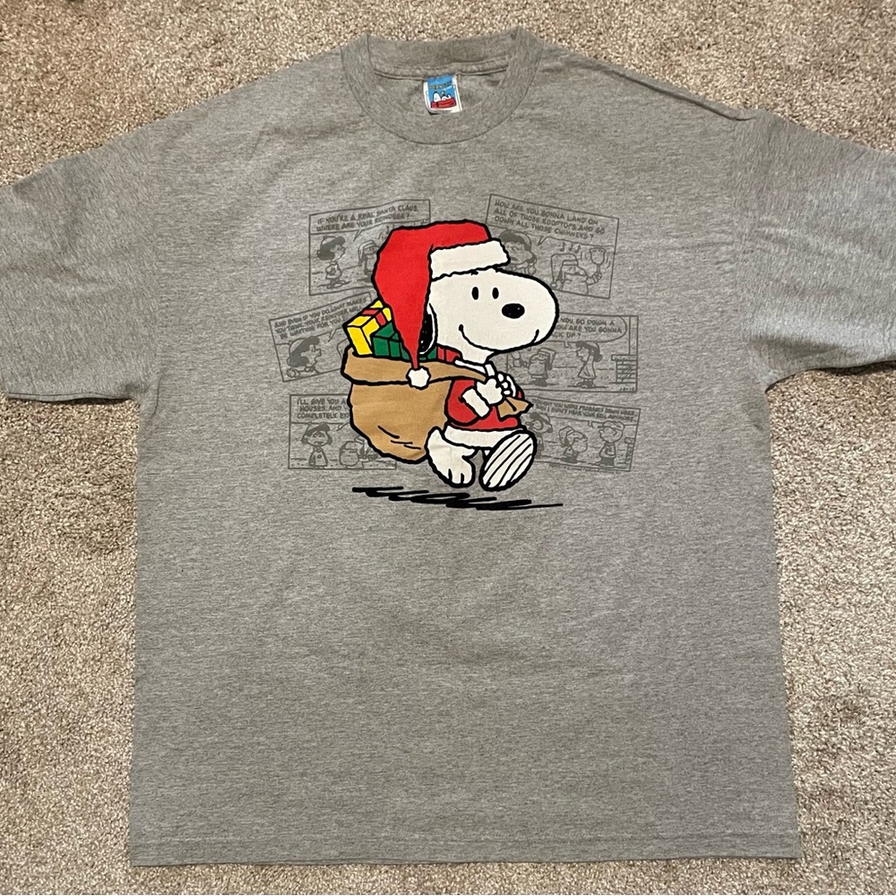 Peanuts Gray Snoopy Claus Relaxed T-Shirt